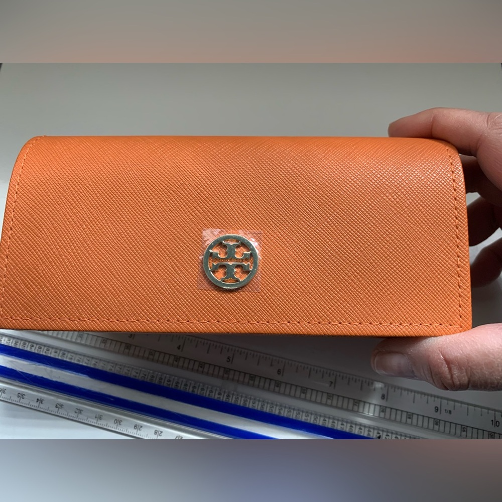 NWOT Tory Burch sunglass holder